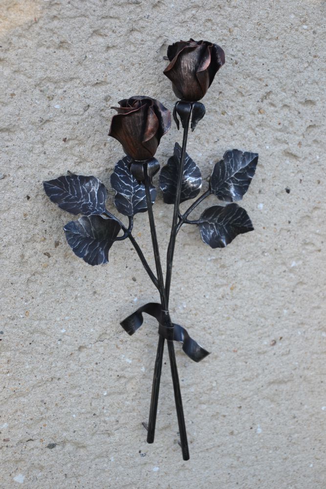 kovaná růže - náhrobní kytice