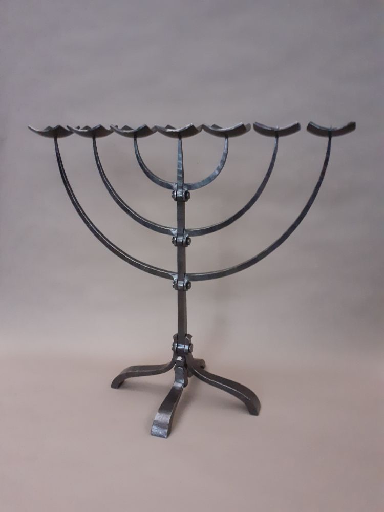 kovaný židovský svícen - menora